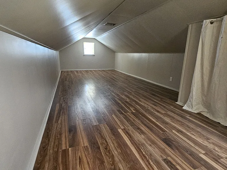 613 N Sumner St — Photo 10