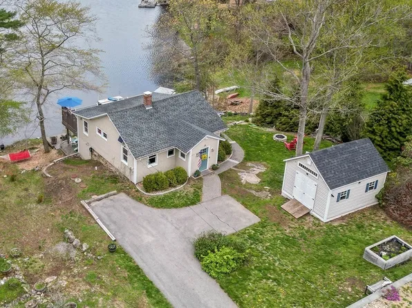 39 Wood Dr, Essex, MA 01929