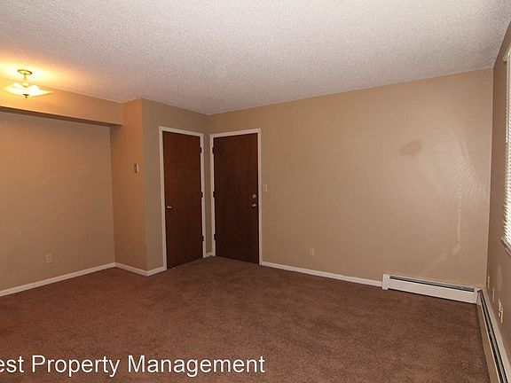 5th image of 612 S Van Buren St APT 8