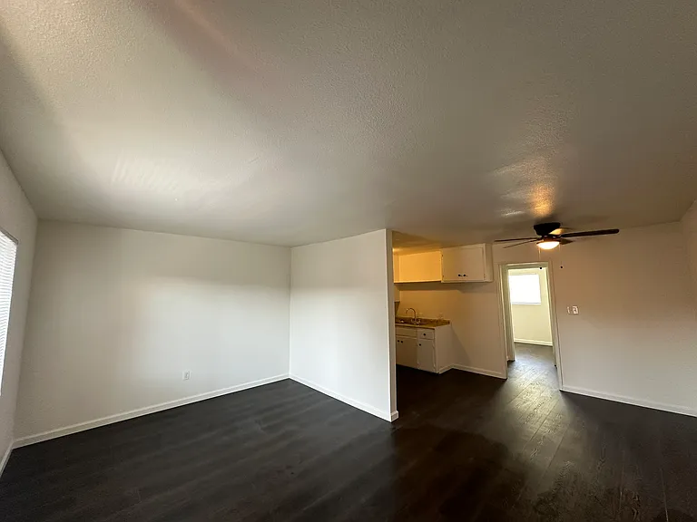 1239 W 14th St #19 — Photo 4