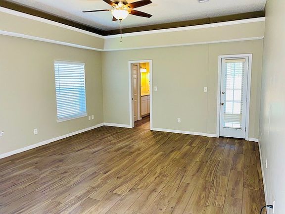 5th image of 426 Ridgewood Cir