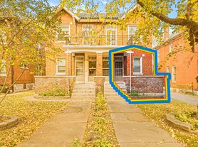 4931-4933 Magnolia