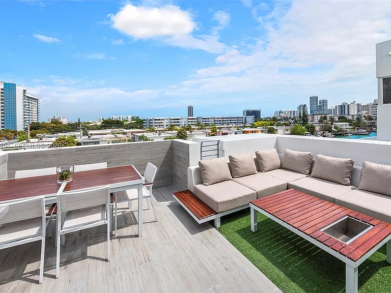 41 N Shore Dr — Photo 23