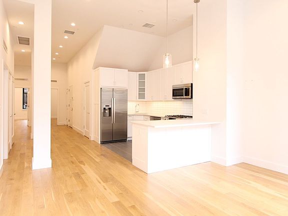 4th image of 415 Lafayette St Floor 3