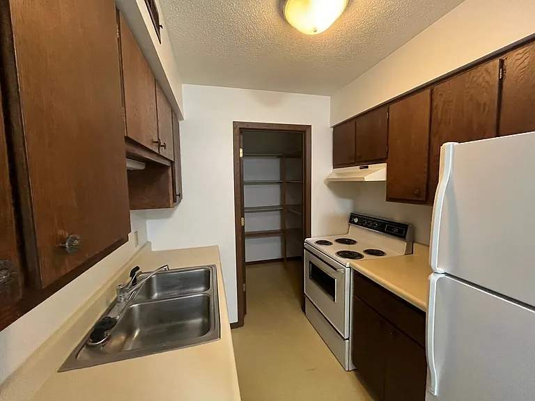 WP 222 Lincoln — Photo 1