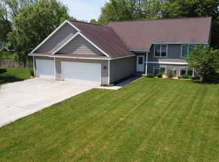 647 Country Ln #12, Zeeland, MI 49464