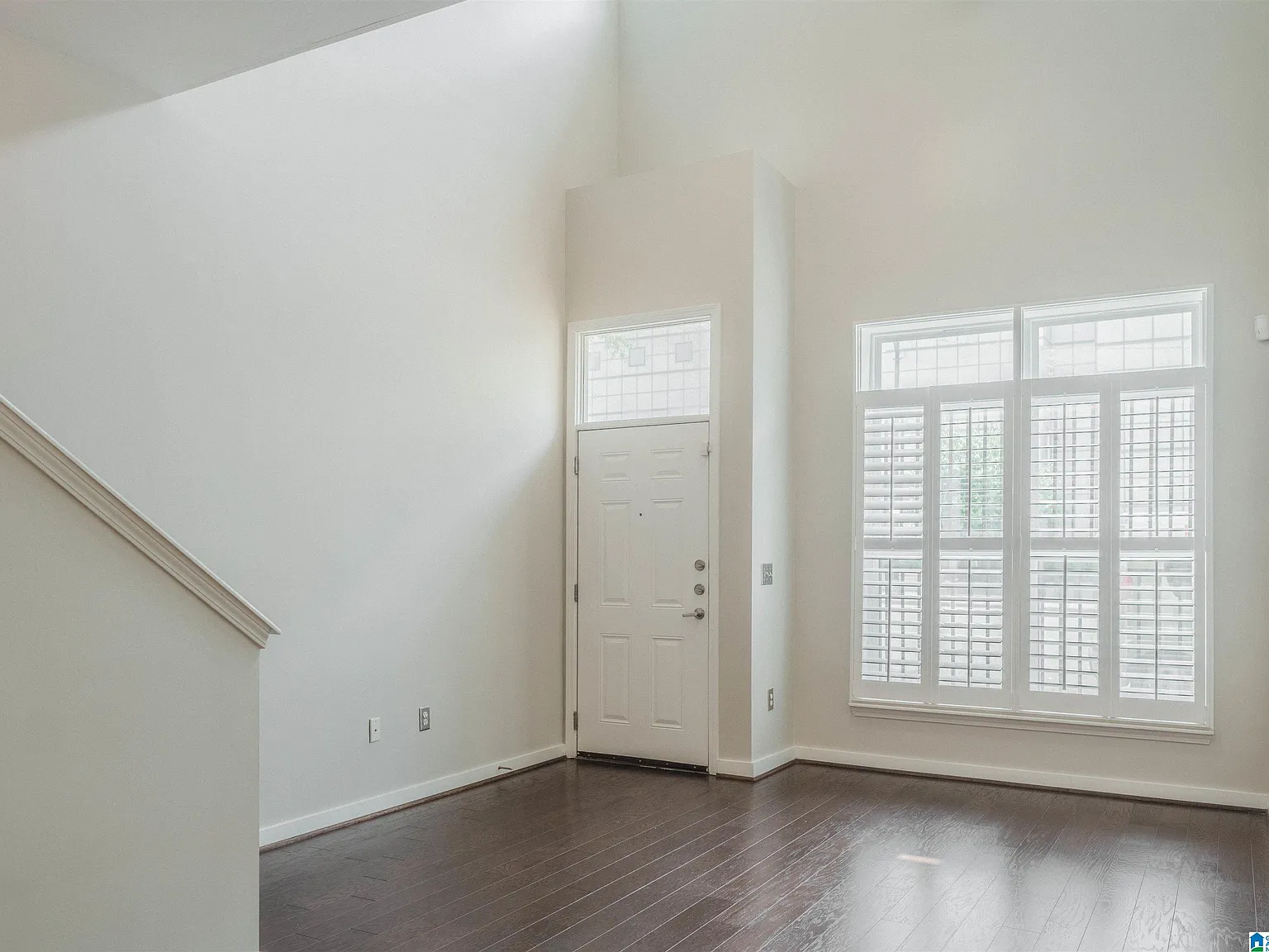 3 bed, 2.5 bath, 1600 sqft, $2,300 — Photo 4