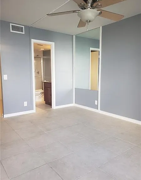 109 Lake Emerald Dr #107 — Photo 6
