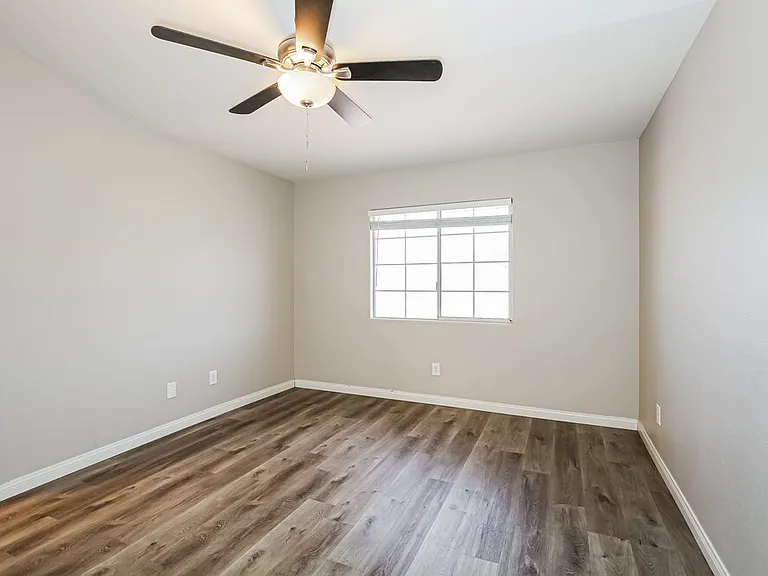 504 Stonehurst Dr — Photo 9