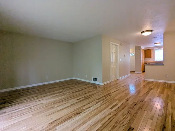 1617 Oak Patch Rd, Eugene, OR 97402
