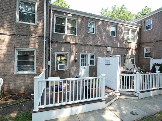 Sold by Prime Realty | media 37