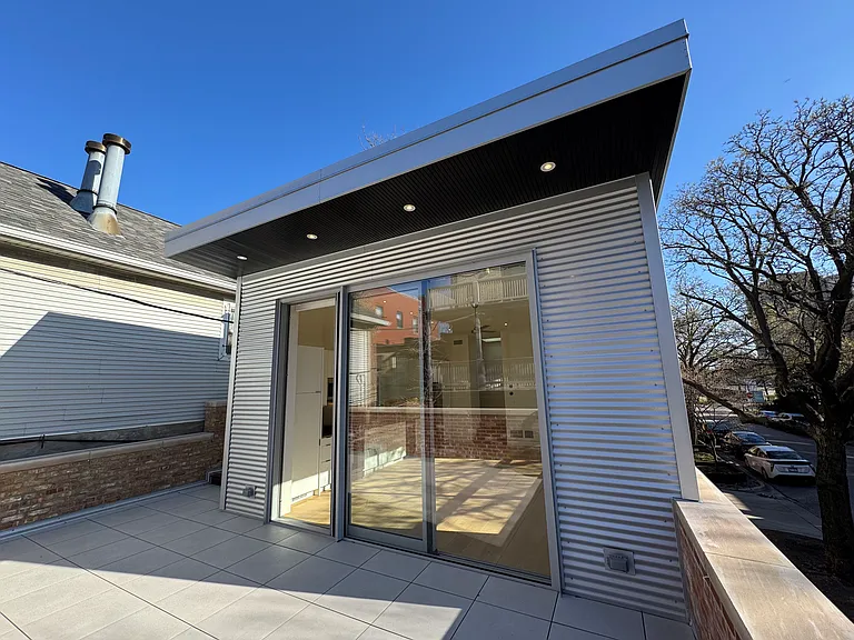 1317 N Leavitt St — Photo 21
