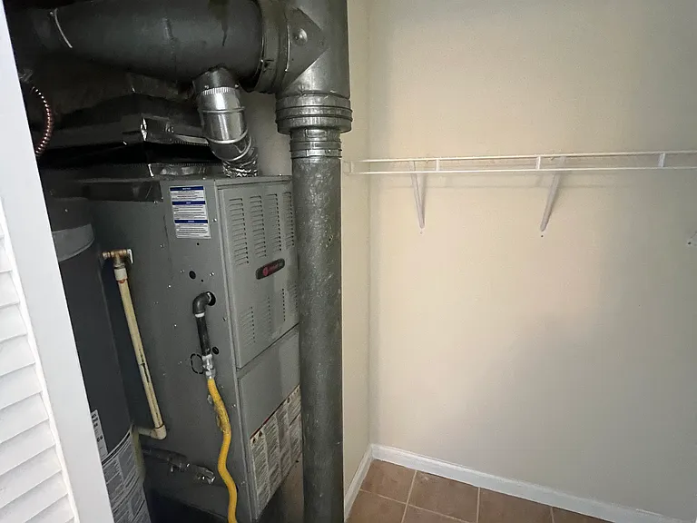 2411 Duke Dr #11 — Photo 4