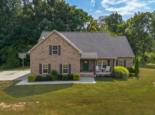 9611 Cross Plains Rd, White House, TN 37188