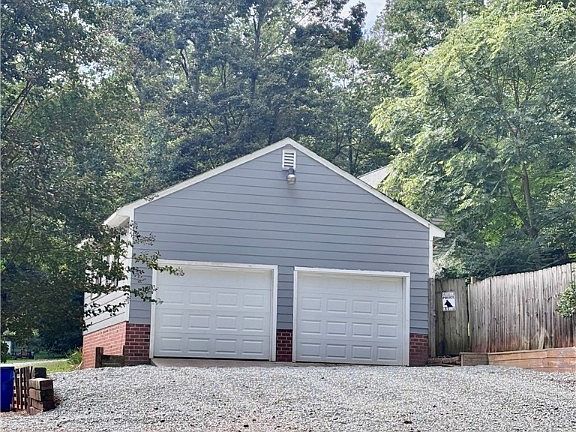 4th image of 2109 Autumn Oaks Ln