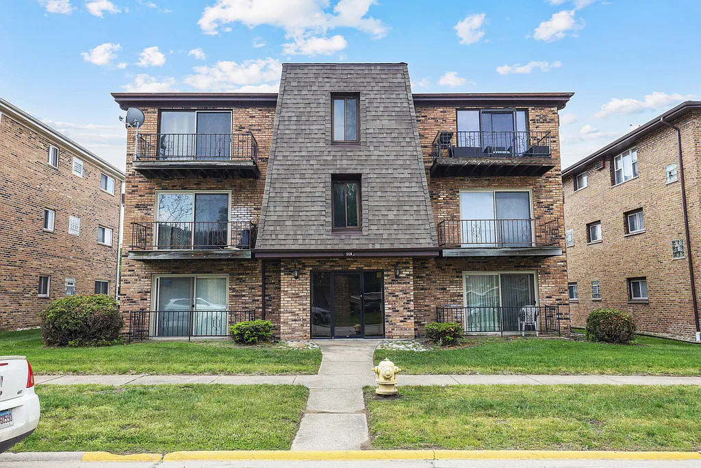 2 bed, 900 sqft, $1,500 — Photo 1
