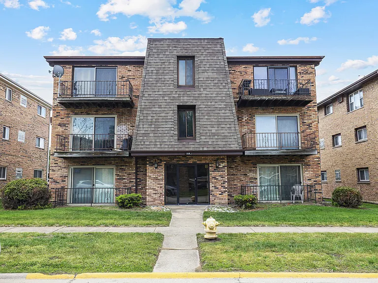 668 Clyde Ave — Photo 1