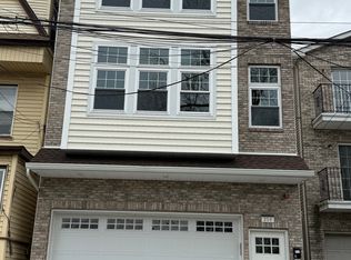 216 S 12th St #3, Newark, NJ 07107