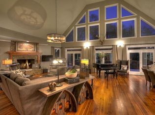 618 Toccoa River Ln, Mineral Bluff, GA 30559