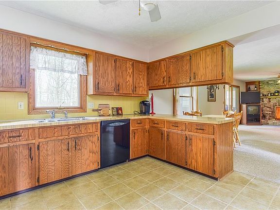4th image of 488 Driftwood Ave