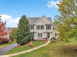 1033 Woodridge Dr, Canonsburg, PA