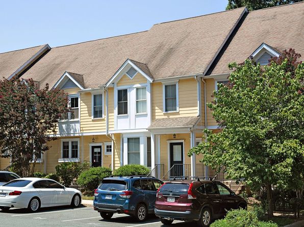 113 Melbourne Park Cir APT D