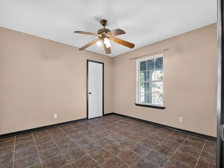 135 County Road 4519 — Photo 21