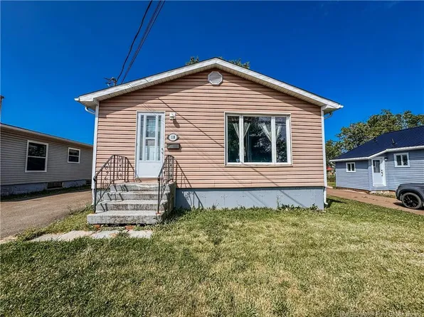 118 Cedar St, Moncton, NB E1C 7L4
