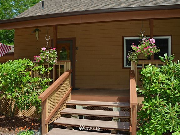 4th image of 8801 Freddies Lane NW