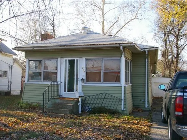 213 W Saint Louis Ave, East Alton, IL 62024