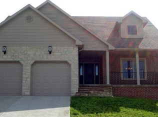 3038 Mercedes Ln, Jefferson City, MO 65109