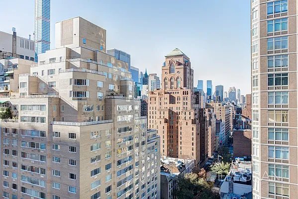 Sold by (Legacy) Elegran | media 15