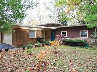 213 Park Ln, Lake Bluff, IL