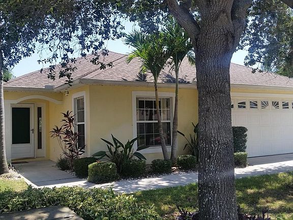2nd image of 979 Villa Dr