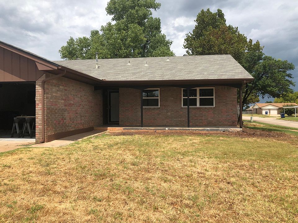 1st image of 729 W Linden Dr