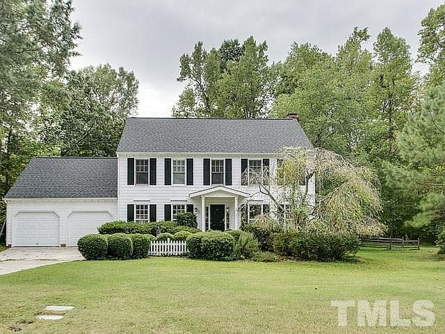 1st image of 11 Chimney Top Ct