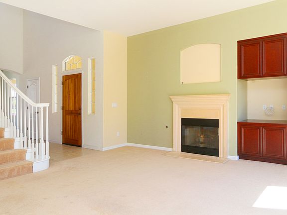 3rd image of 906 W Nartatez Ct