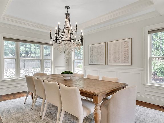 4th image of 88 Woodbine Cir