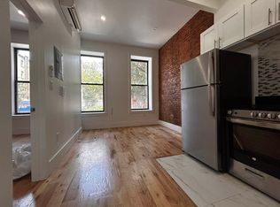 210 E 116th St #1B, New York, NY 10029