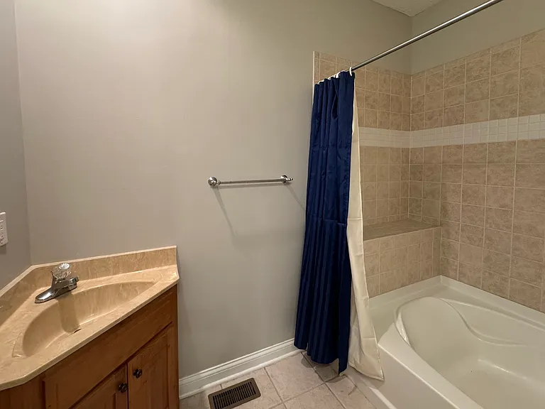 1442 Oakhill Dr — Photo 17