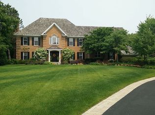884 Jennifer Ct, Lake Forest, IL