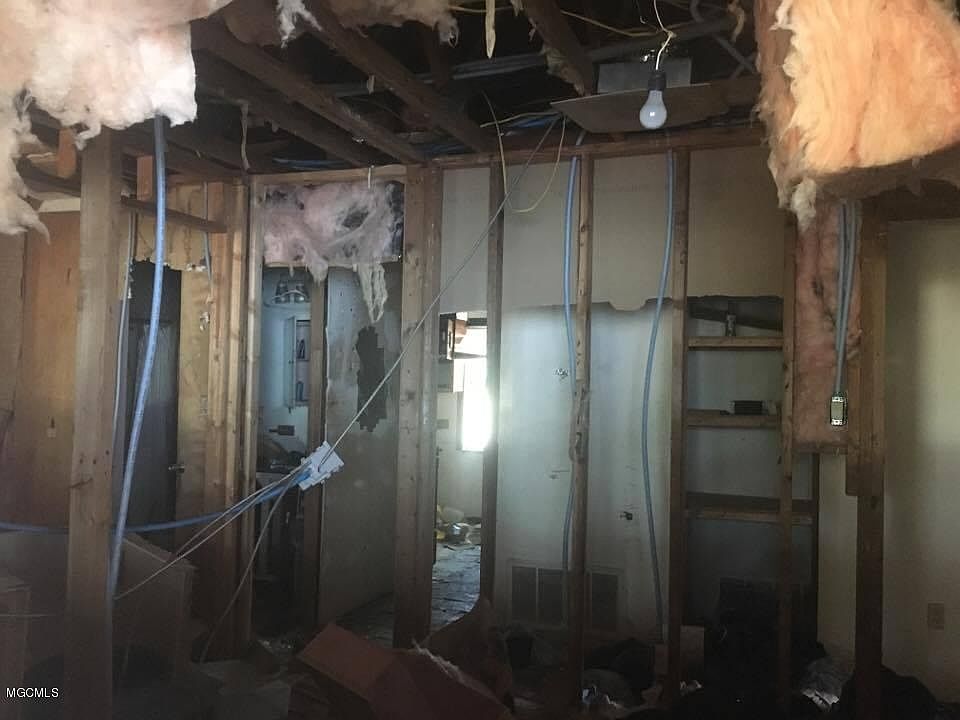 2nd image of 4142 Max St