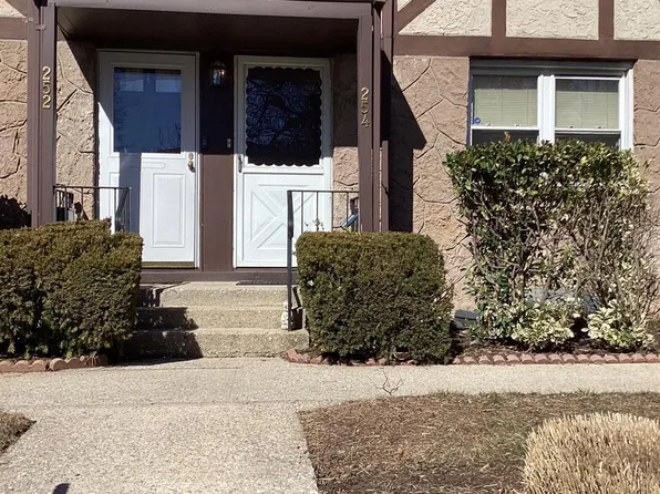 254 Newman St #105D, Metuchen, NJ 08840