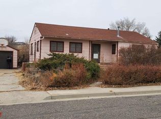 322 N 8th St, Thermopolis, WY 82443