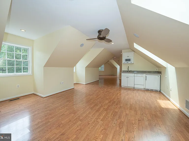 101 E Brookhaven Rd — Photo 90