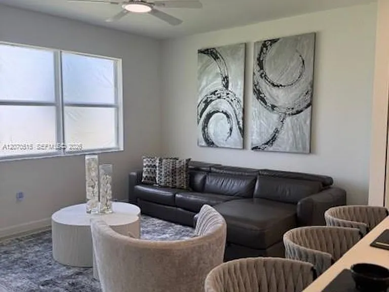 2225 SE 30th St #2225 — Photo 3