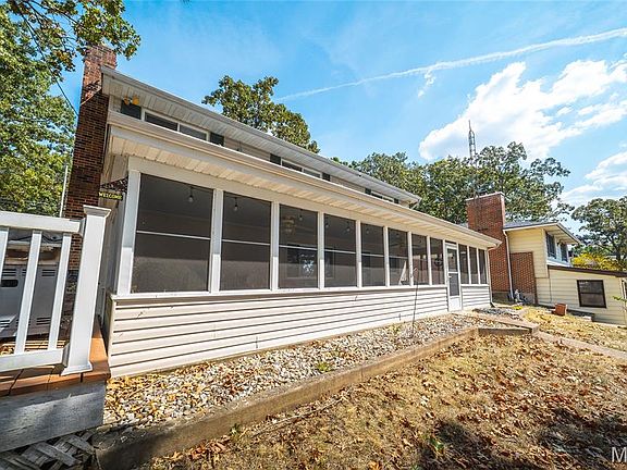 5th image of 749 Squaw Rd