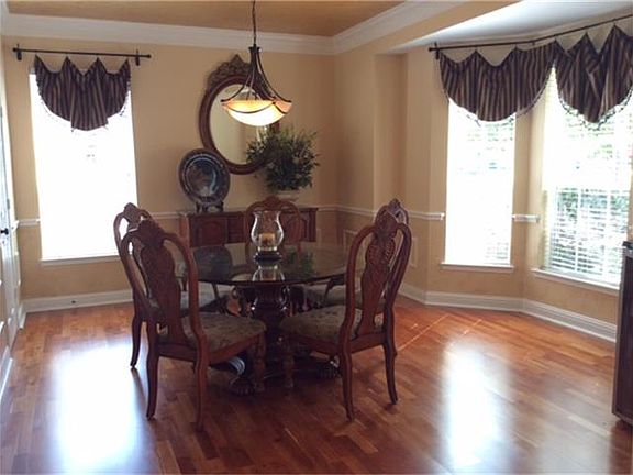 3rd image of 7123 Silverthorne Dr