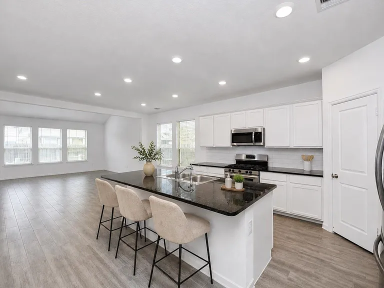 7214 Cordgrass Prairie Ln — Photo 9