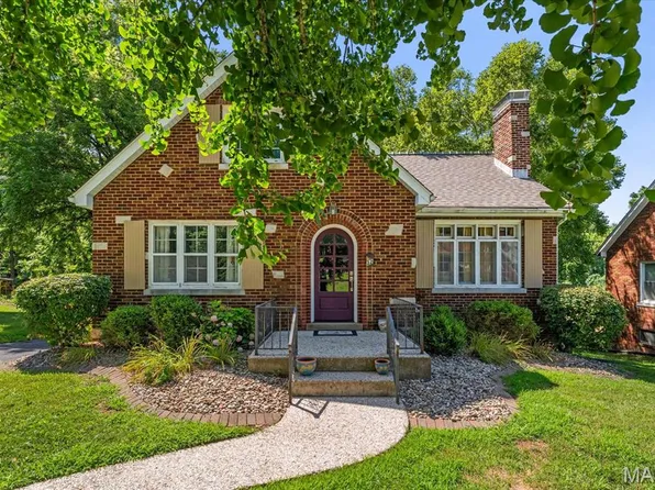 32 S 86th St, Belleville, IL 62223